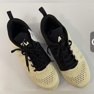 APL Women's TechLoom Pro Vanilla / Black / White Running Shoe Light Sz 8 Mint